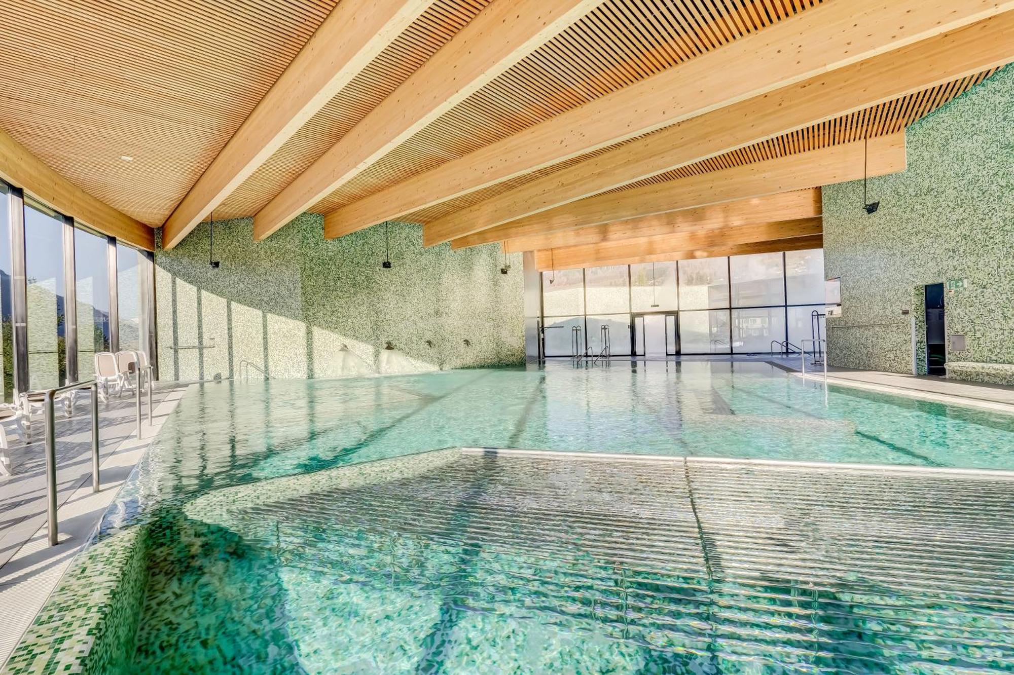 Hotel Cailler & Bains De La Gruyere Charmey Kültér fotó