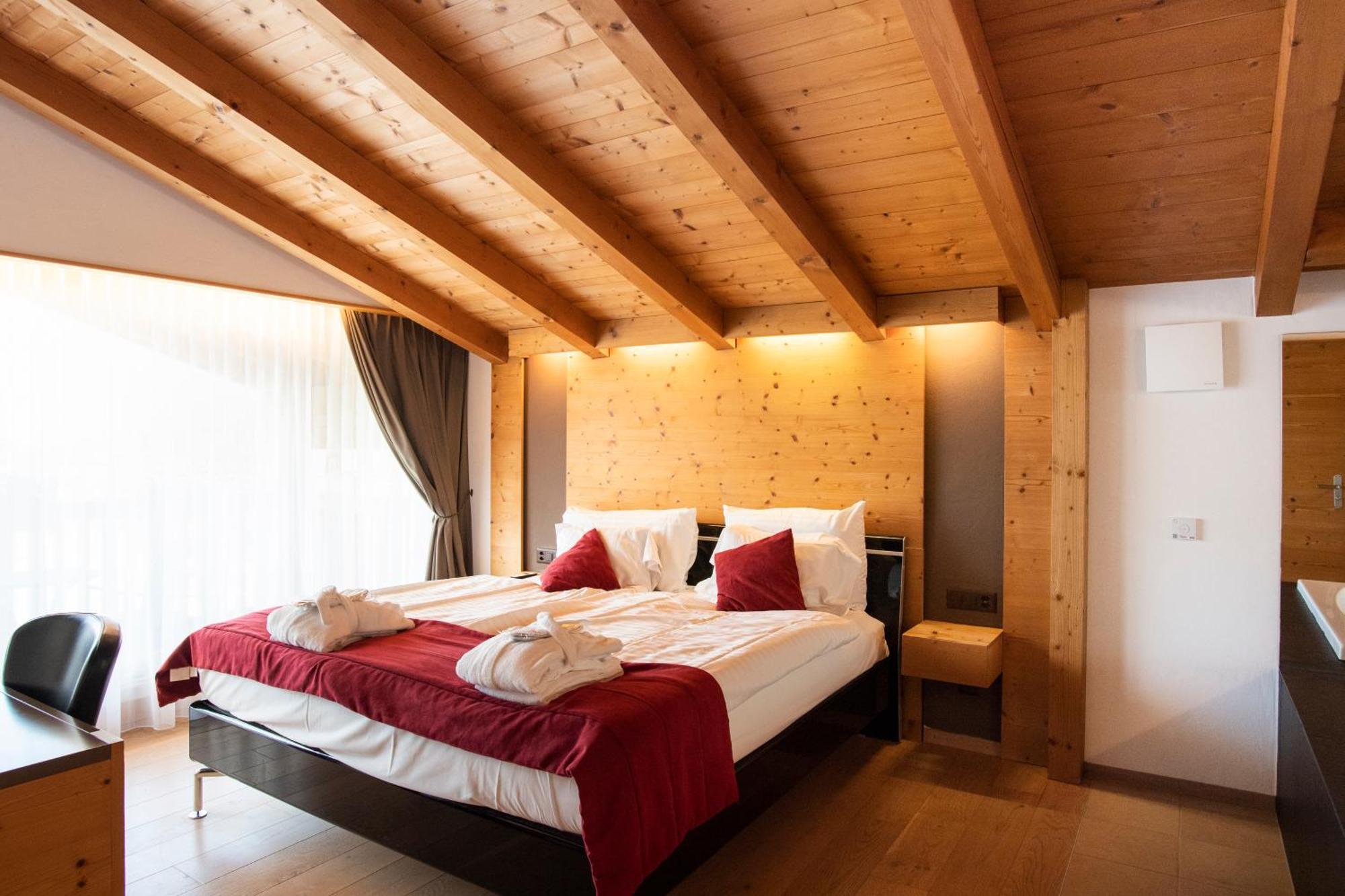 Hotel Cailler & Bains De La Gruyere Charmey Kültér fotó