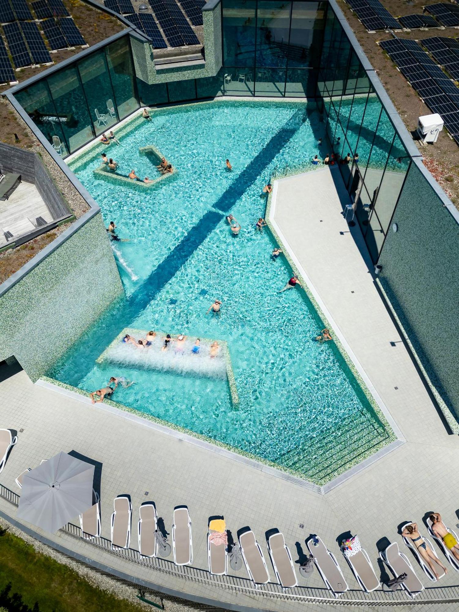 Hotel Cailler & Bains De La Gruyere Charmey Kültér fotó